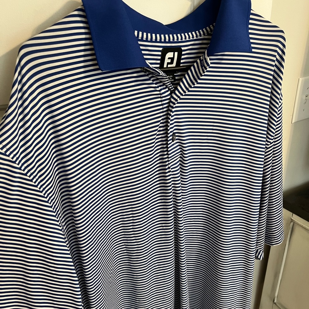 Footjoy golf shirt!! Like New!! XL